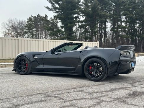Used 2015 Chevrolet Corvette Z06 w/ 3LZ Preferred Equipment Group image 5