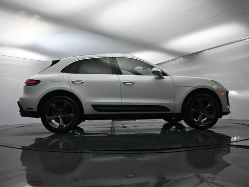 Used 2025 Porsche Macan image 53