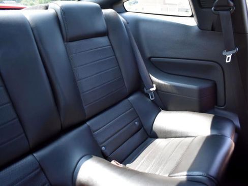 Used 2006 Ford Mustang GT image 27