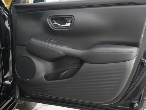 Used 2024 Honda HR-V EX-L image 9