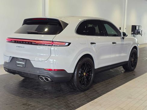 Used 2024 Porsche Cayenne S AWD/4WD image 7