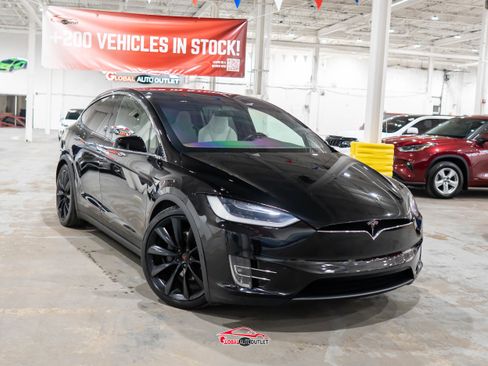 Used 2019 Tesla Model X 100D image 2