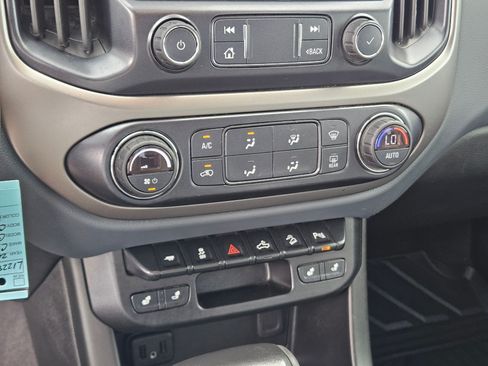 Used 2020 Chevrolet Colorado Z71 AWD/4WD image 25