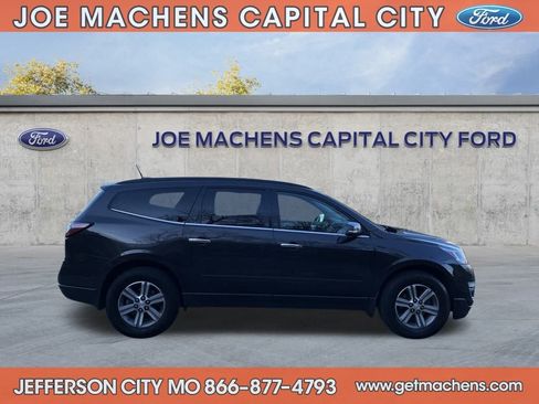 Used 2017 Chevrolet Traverse LT image 5