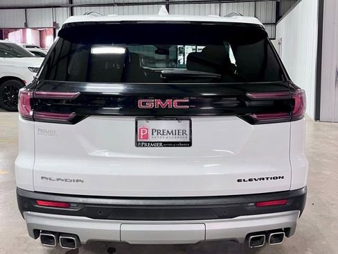 Used 2024 GMC Acadia Elevation image 4
