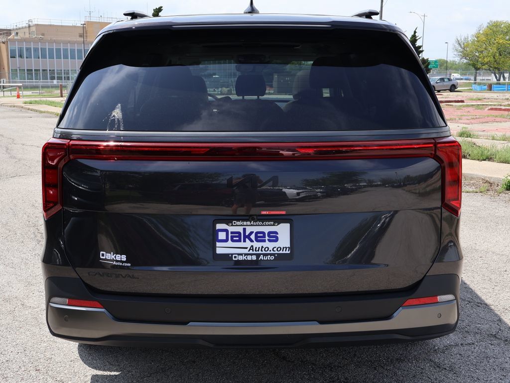 New 2026 Kia Carnival SX w/ SX Dark Edition Package FWD image 6
