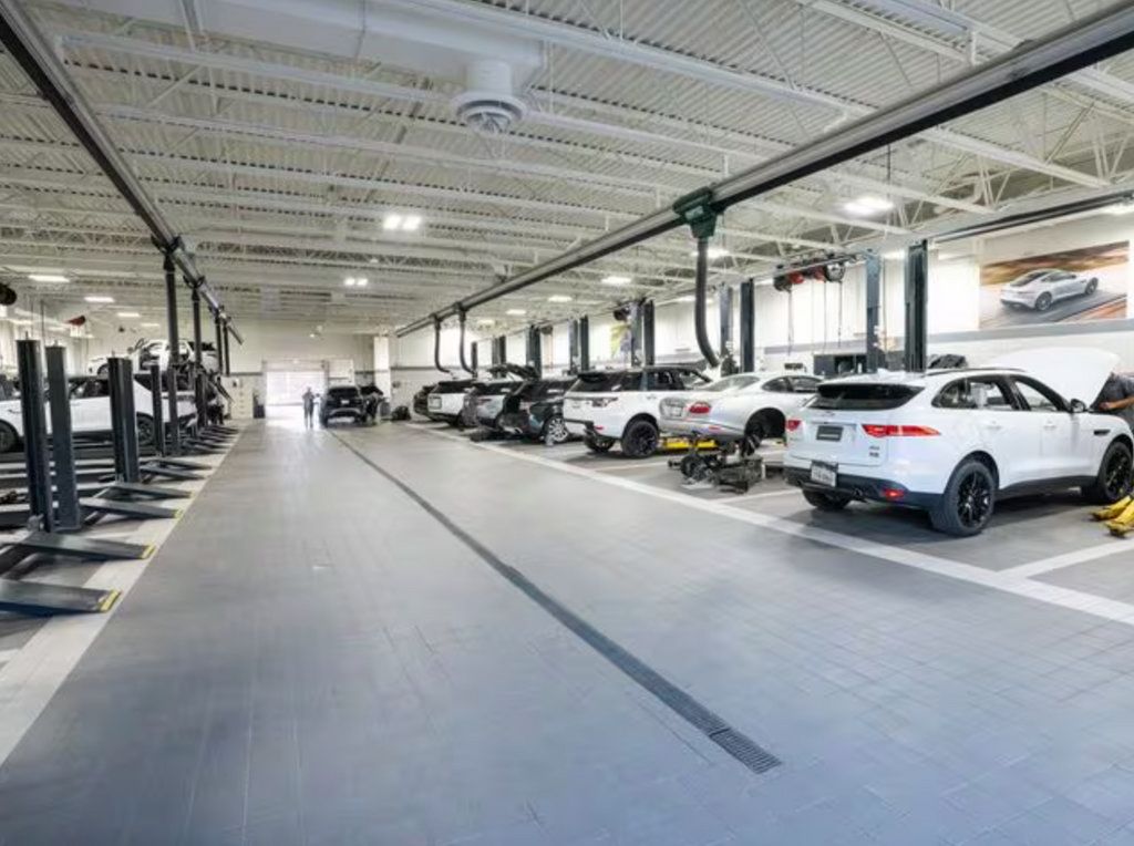 New 2026 Land Rover Range Rover Velar S AWD/4WD image 15