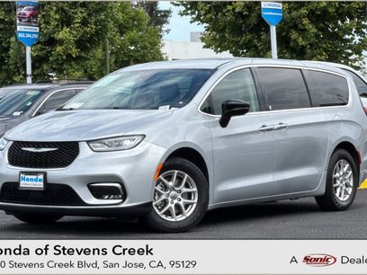 Used 2024 Chrysler Pacifica Touring-L