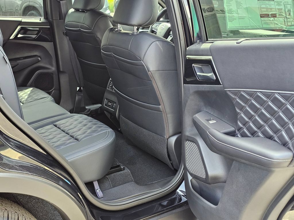 New 2026 Nissan Rogue Platinum AWD/4WD image 14