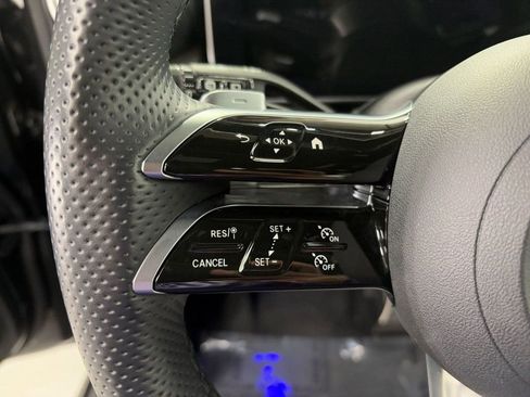 Used 2025 Mercedes-Benz GLC 350e 4MATIC w/ AMG Line image 11