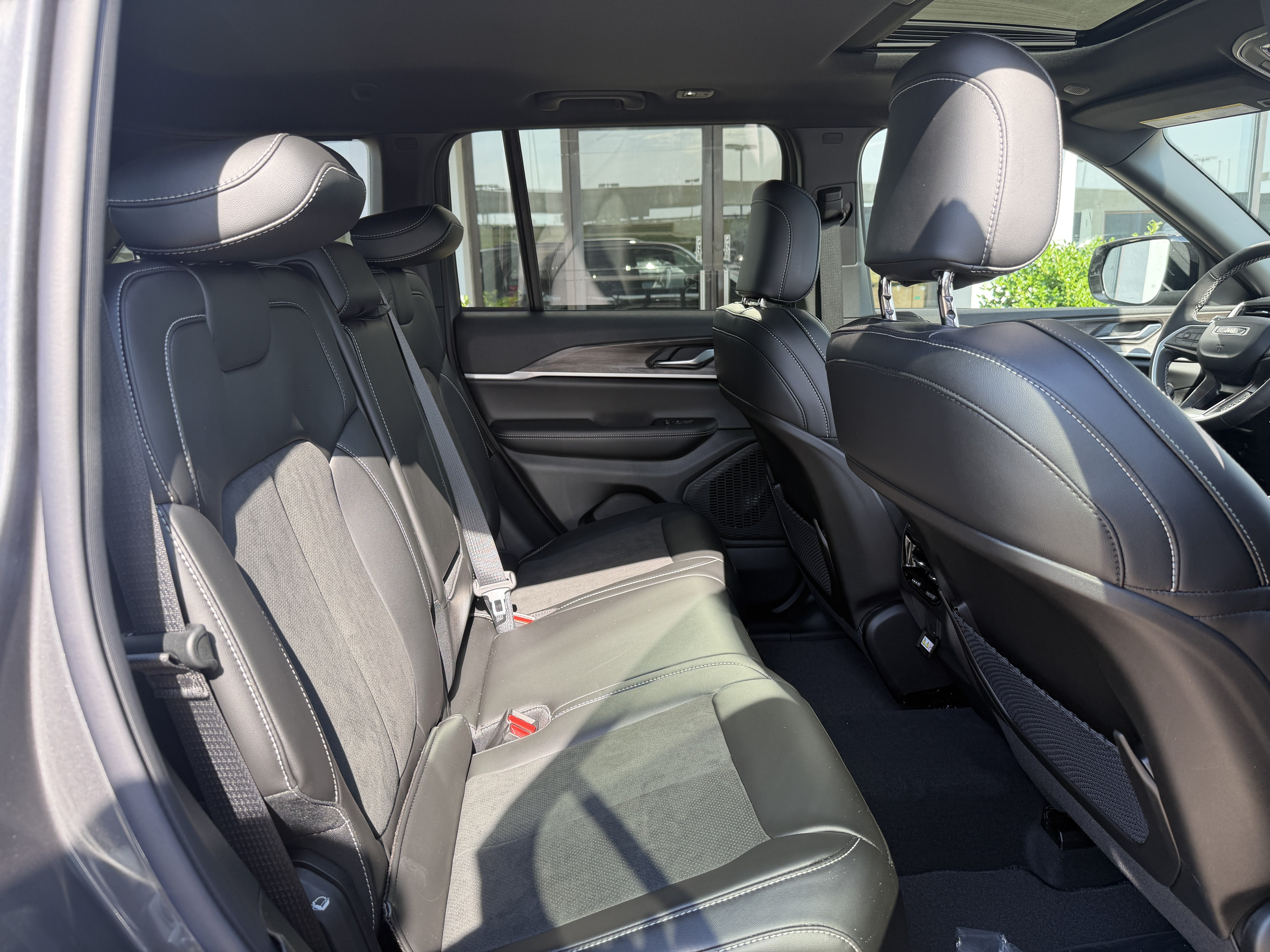 New 2026 Jeep Grand Cherokee Altitude AWD/4WD image 24