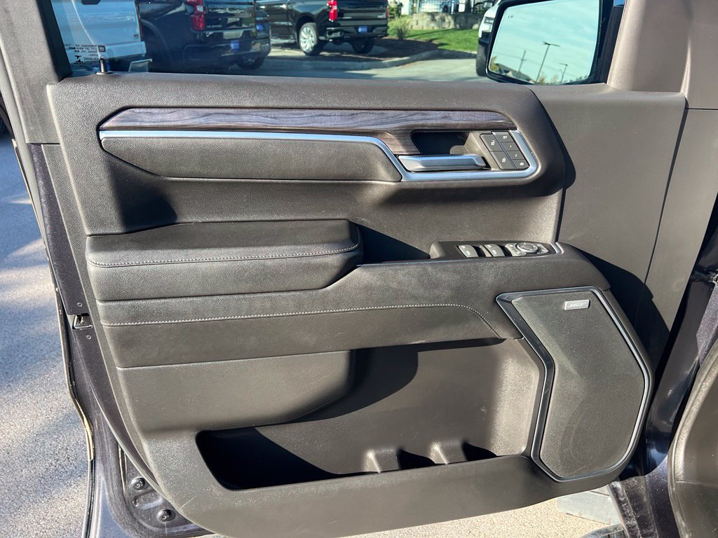 Used 2023 Chevrolet Silverado 1500 LTZ w/ LTZ Premium Package AWD/4WD image 17