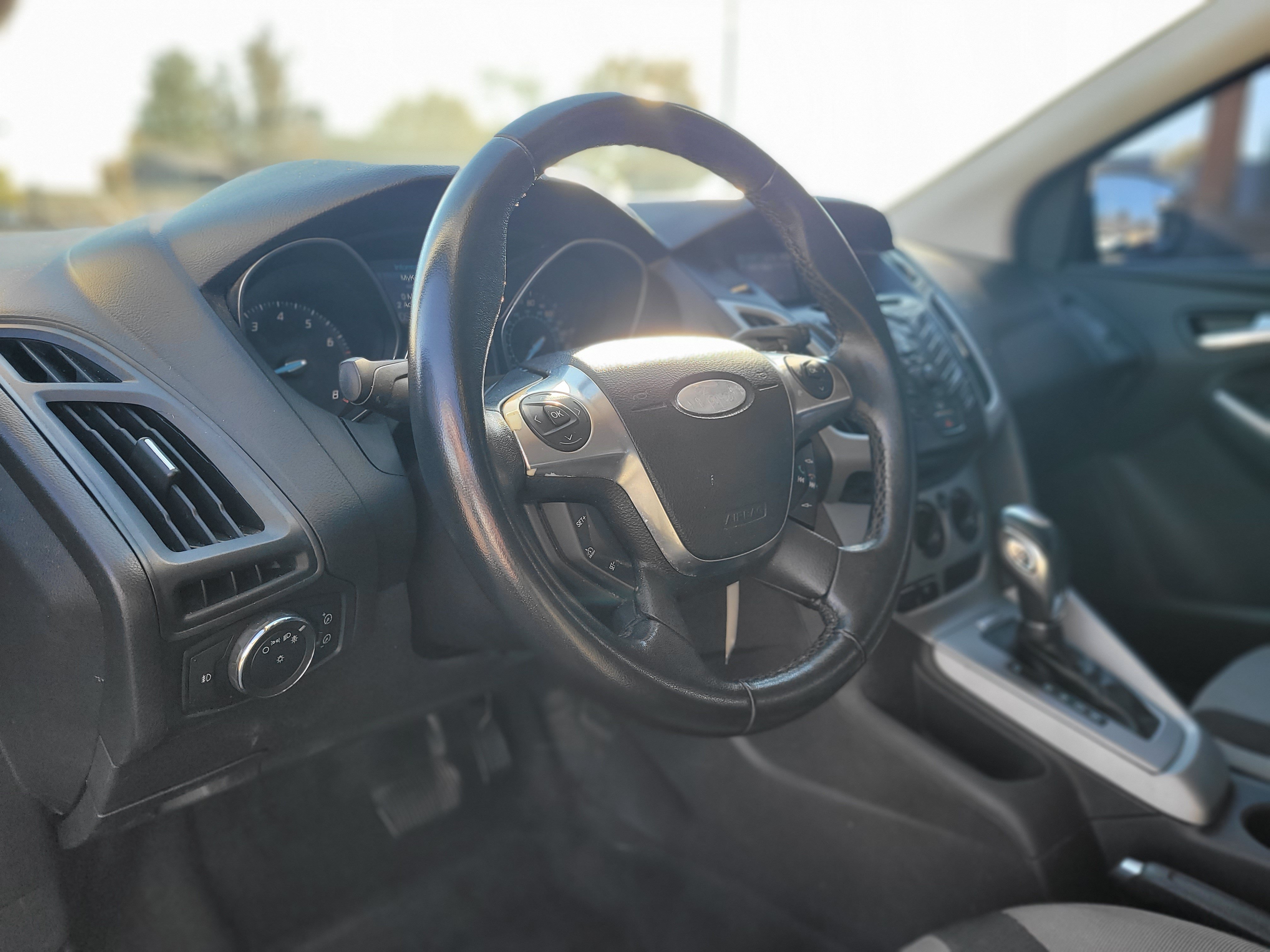Used 2012 Ford Focus SE FWD image 8