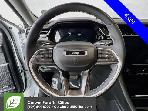 Used 2023 Jeep Grand Cherokee 4WD 4xe image 8
