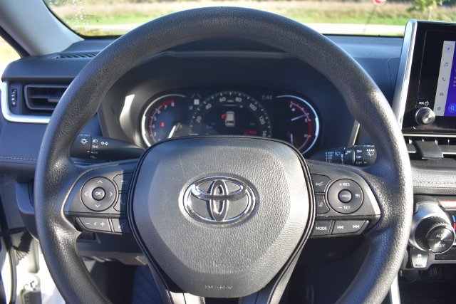Used 2025 Toyota RAV4 XLE AWD/4WD image 31