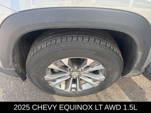 Used 2025 Chevrolet Equinox LT image 24