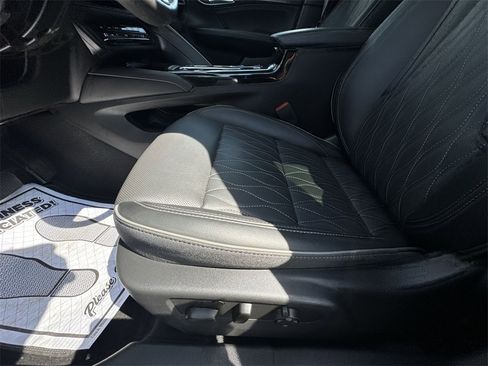 Used 2021 Buick Envision Avenir w/ Technology Package II image 12