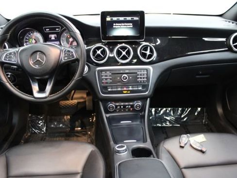 Used 2015 Mercedes-Benz CLA 250 4MATIC image 2