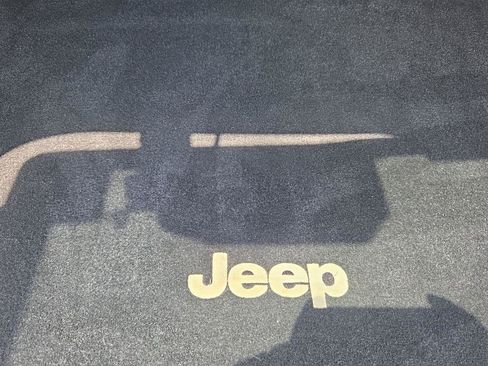 Used 2017 Jeep Wrangler Unlimited Sport w/ Quick Order Package 24S AWD/4WD image 16