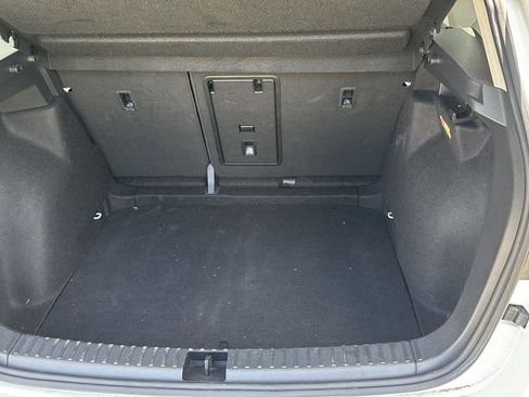 Used 2023 Volkswagen Taos SE image 14