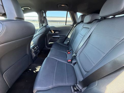 Used 2024 Mercedes-Benz GLC 300 4MATIC image 27