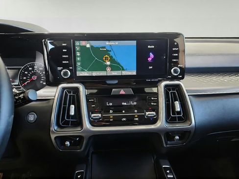 Certified 2022 Kia Sorento S FWD image 17