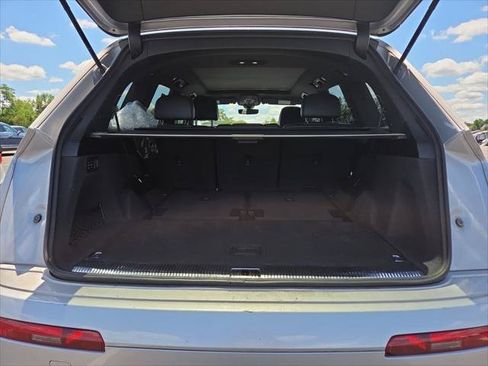 Used 2019 Audi Q7 3.0T Premium AWD/4WD image 21