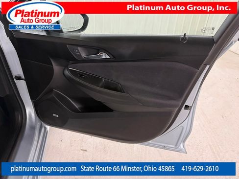 Used 2017 Chevrolet Cruze LT w/ Sun And Sound Package FWD image 39