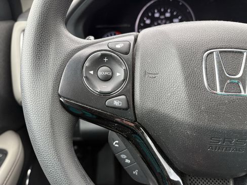 Used 2022 Honda HR-V EX image 16
