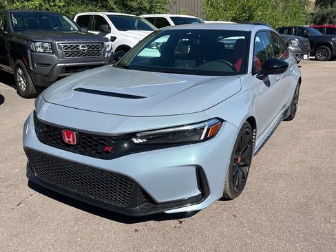 Used 2024 Honda Civic Type R image 3