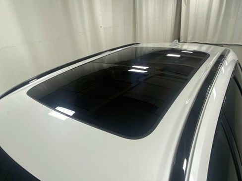 Certified 2025 Volvo XC60 B5 Core image 6