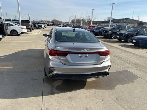 Used 2024 Kia Forte LXS image 6