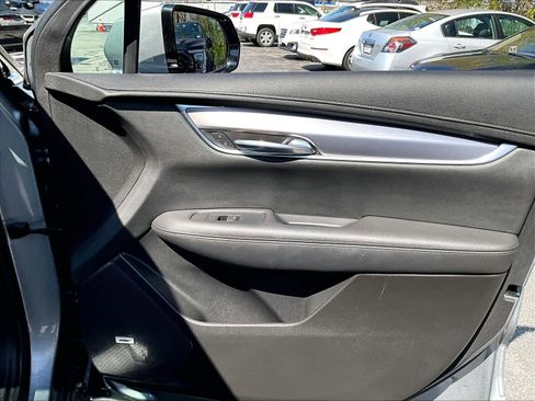 Used 2024 Cadillac XT6 Luxury w/ LPO, Floor Liner Package AWD/4WD image 12