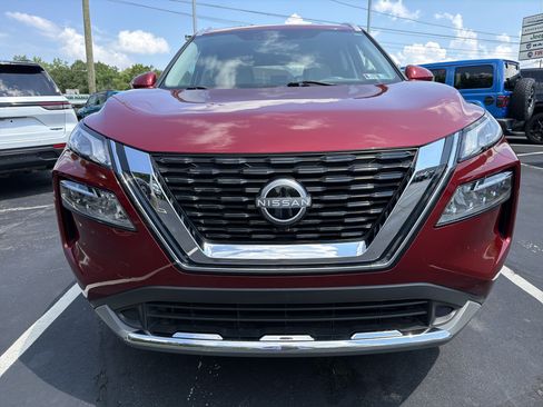 Used 2023 Nissan Rogue SV w/ SV Premium B Package AWD/4WD image 2