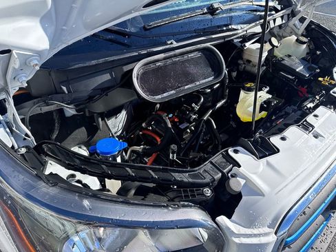 Used 2022 Ford E-Transit 148 High Roof Extended image 38