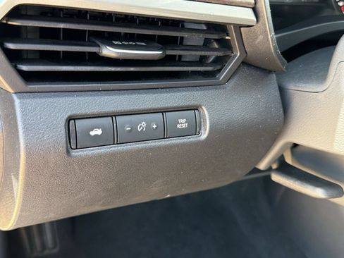 Used 2025 Nissan Altima 2.5 SV FWD image 18
