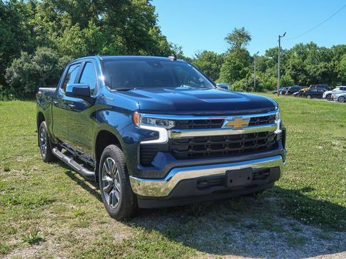 Used 2023 Chevrolet Silverado 1500 LT w/ Protection Package AWD/4WD image 6