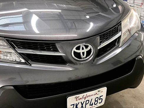 Used 2015 Toyota RAV4 LE image 32