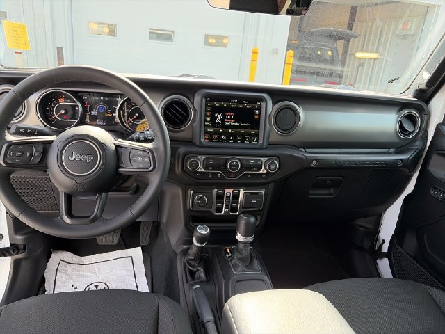 Used 2023 Jeep Wrangler Unlimited Sport AWD/4WD image 12
