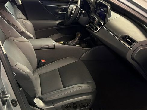 Certified 2023 Lexus ES 250 w/ Premium Package image 10