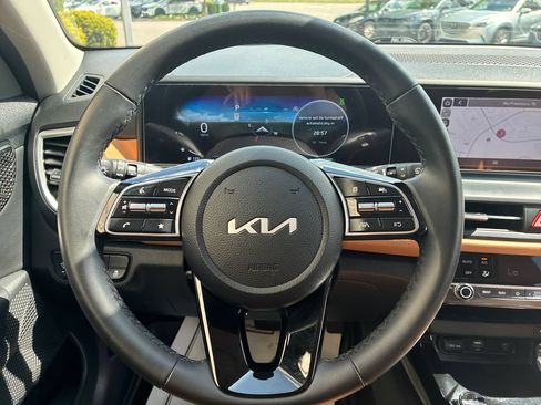 Used 2024 Kia Seltos EX AWD/4WD image 29
