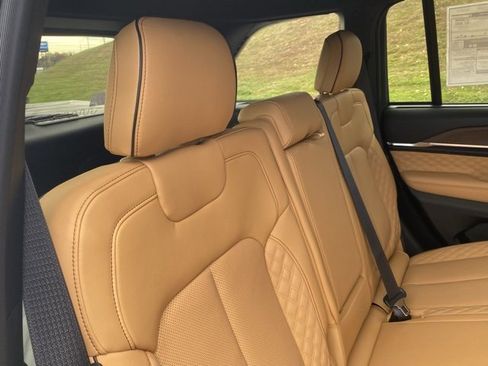 New 2025 Jeep Grand Cherokee Summit image 35