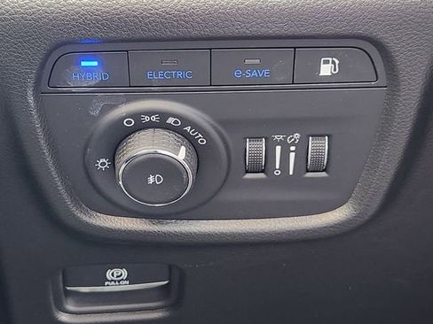 Used 2022 Jeep Grand Cherokee Limited 4xe w/ Luxury Tech Group II AWD/4WD image 20