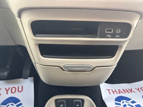 Used 2017 Chrysler Pacifica Touring image 35