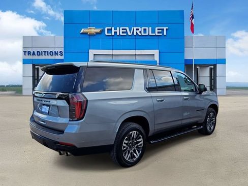 Used 2025 Chevrolet Suburban Z71 AWD/4WD image 9