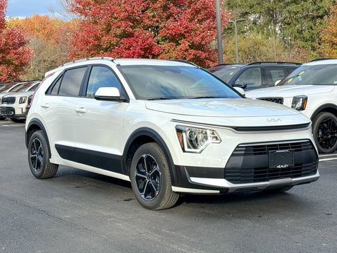New 2026 Kia Niro LX image 1