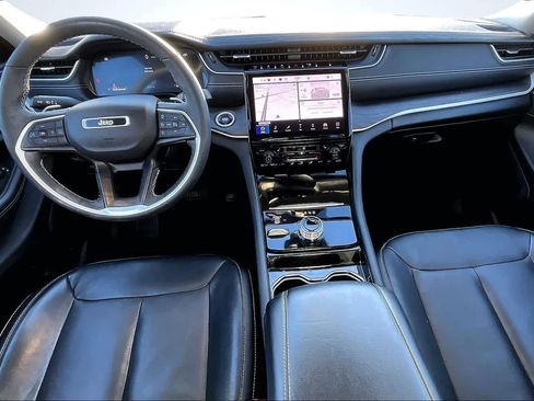 Used 2023 Jeep Grand Cherokee L Limited image 10