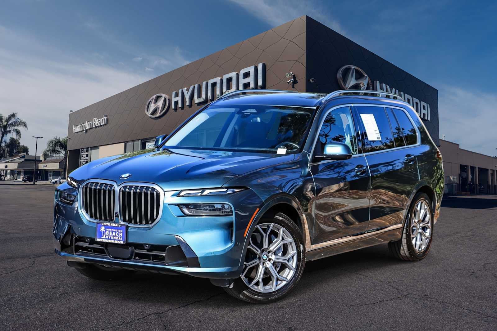 Used 2023 BMW X7 xDrive40i AWD/4WD image 1