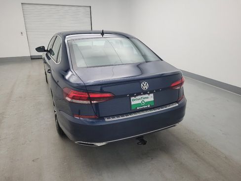 Used 2022 Volkswagen Passat 2.0T SE FWD image 6