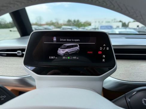 Used 2025 Volkswagen ID. Buzz 1st Edition image 23